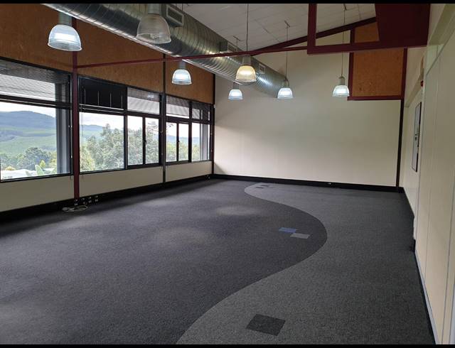 539M² BUILDING TO LET IN TOWN BUSH VALLEY